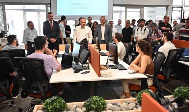 Gençler Bursa'nın geleceğini kodluyor