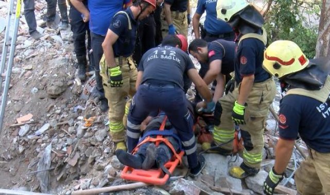 Geniş haber Bakırköy'de enkazda kurtarma çalışması
