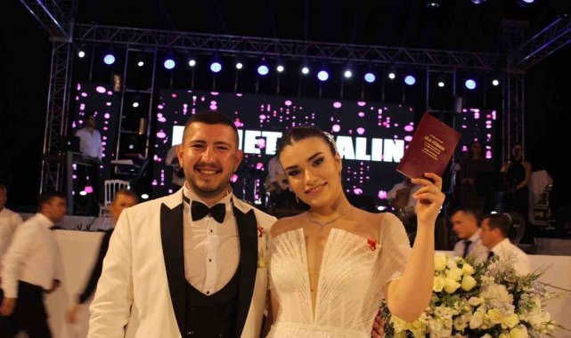 Gönen'de muhteşem düğün