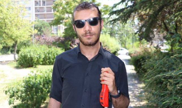 Görme engelli genç, görme engelliler için akıllı baston geliştirdi