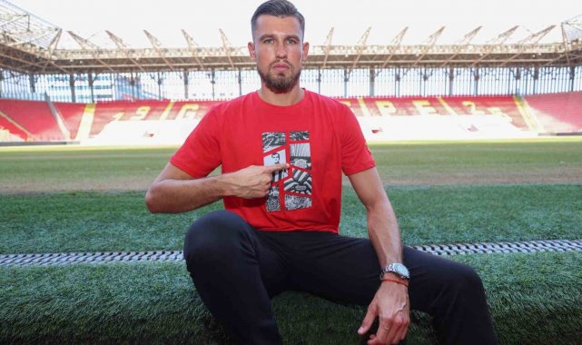 Göztepe'de Mateusz Lis, kalede güven verdi