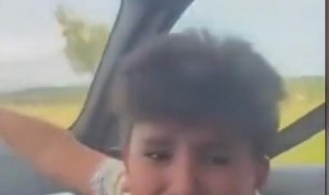 Gurbetçi çocuk Kapıkule'ye yaklaşıp, Türk bayrağını görünce ağladı
