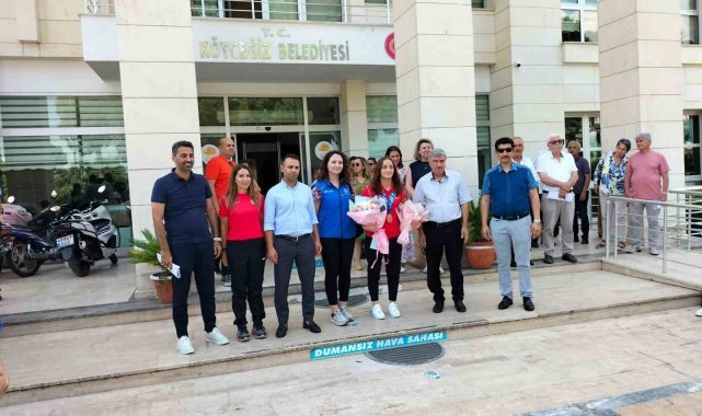 Güreşte Avrupa üçüncüsü olan İlyasoğlu, Köyceğiz'de çiçeklerle karşılandı