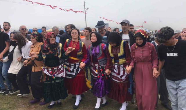 Güvende Yaylası'nda yoğun sis altında şenlik coşkusu