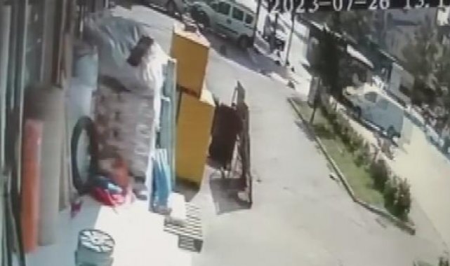 güvenlik kamerası fotoğraflarıyla Sancaktepe'de İETT otobüsü ile hafif ticari araç çarpıştı