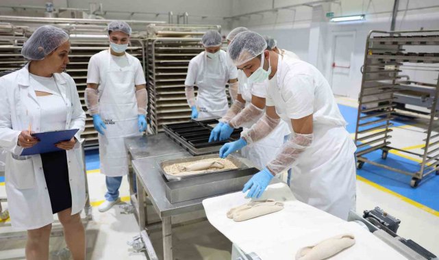 Halk Ekmek bir yılda 9 milyon ekmeği Antalyalılar ile buluşturdu