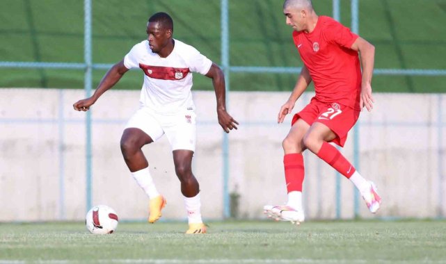 Hazırlık maçı: Sivasspor: 2 - Ümraniyespor: 0