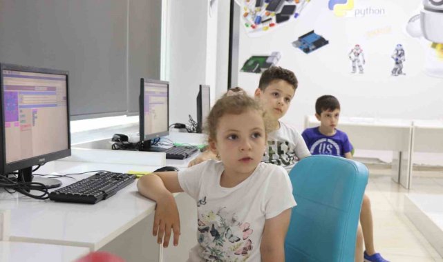 Hem eğleniyor hem öğreniyorlar