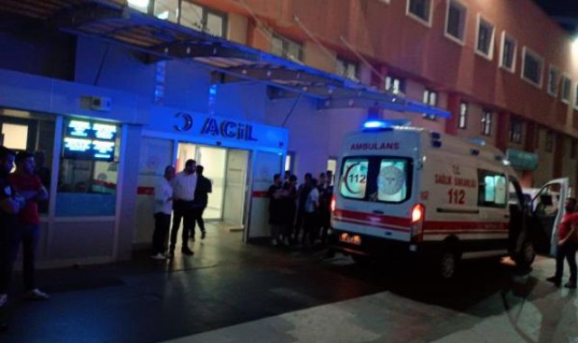 İhbara giden yunus ekibi otomobille çarpıştı: 1'i ağır 2 polis yaralı