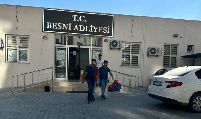 İkamet hırsızları Besni'de yakalanarak tutuklandı