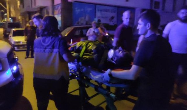 İki motosiklet çarpıştıktan sonra yayaların arasına savruldu: 5 yaralı