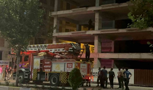 İntihara kalkışan kızı itfaiye amiri kurtardı, o anlar kamerada