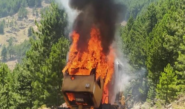 İş makinesinde çıkan yangın ormana sıçramadan söndürüldü; o anlar kamerada