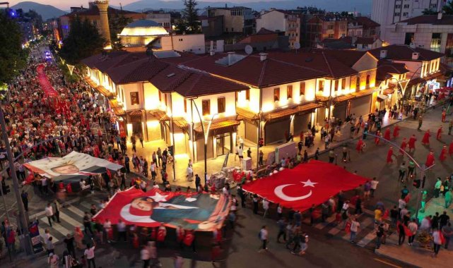 Isparta 15 Temmuz'un 7'nci yıl dönümünde tek yürek oldu