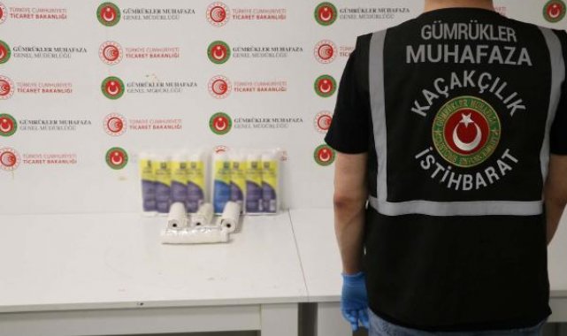 İstanbul Havalimanı'nda valizdeki kağıt rulolara gizlenmiş 6 kilo 500 gram kokain ele geçirildi