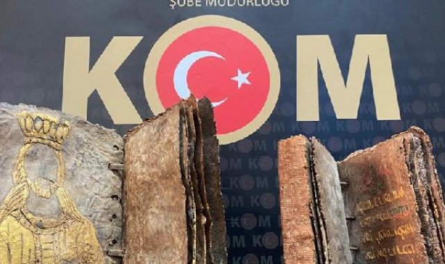İstanbul'da tarihi eser operasyonu: İncil ve Tevrat ile çok sayıda sikke ele geçirildi