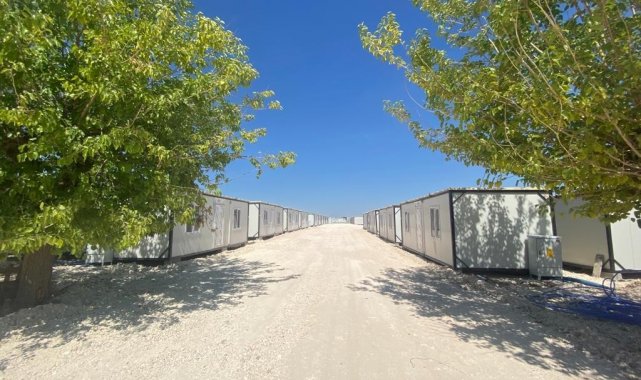 İzmit Belediyesi Adıyaman'daki konteyner yaşam alanını tamamladı