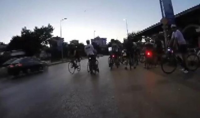 Kadıköy'de polisten kaçtığı öne sürülen sürücünün çarptığı bisikletli öldü-2
