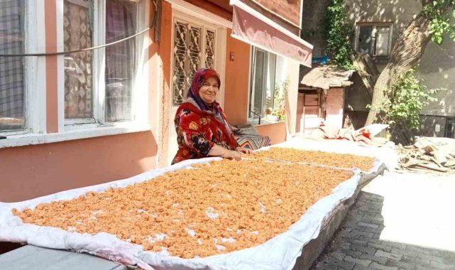 Kadınların yöresel tarhana mesaisi başladı