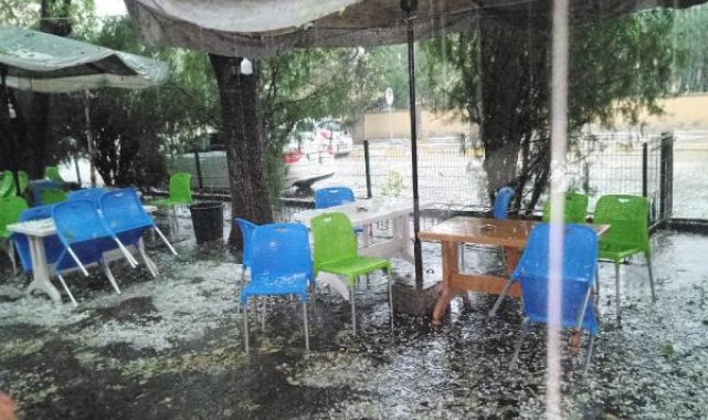 Kağızman'da dolu, Diyadin'de yağmur zarar verdi
