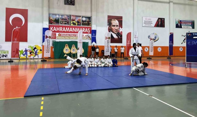 Kahramanmaraş'ta yaz spor okullarının açılışı gerçekleştirildi