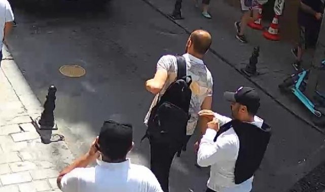 Kapalıçarşı'da kuryenin çantasından 50 bin euro çalan şüpheliler kamerada