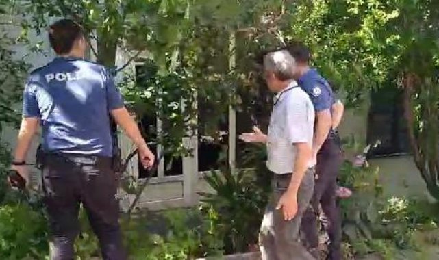 Kapı yerine pencereden evine girmek isterken, düşüp sıkıştı