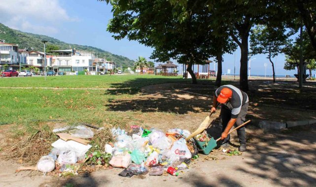 Karacabey'in sahil bölgelerinde hummalı temizlik çalışması