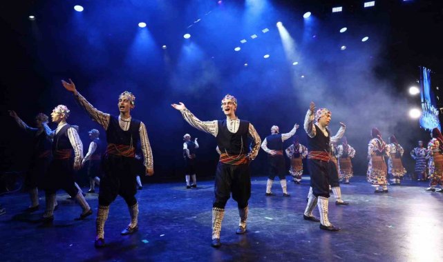Karagöz Halk Dansları'ndan muhteşem final