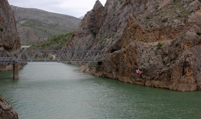 Karanlık Kanyon'da zipline ve tekne keyfi