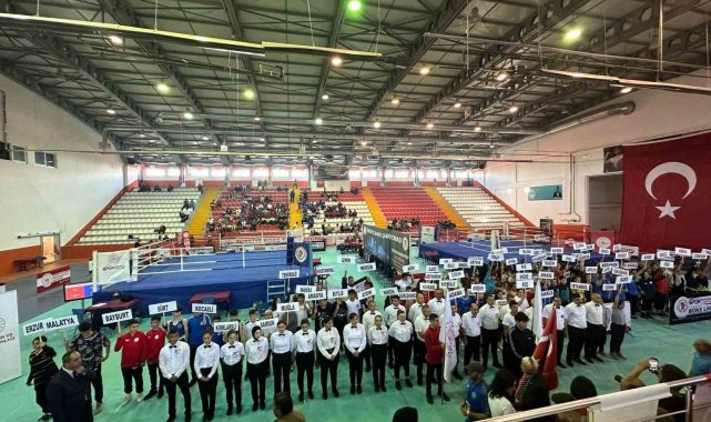 Kars'ta boks şampiyonası başladı