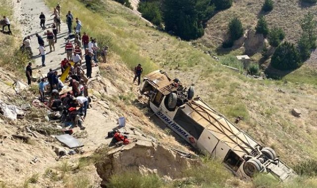 Kars'ta yolcu otobüsü viyadükten uçtu; ölü ve yaralılar var