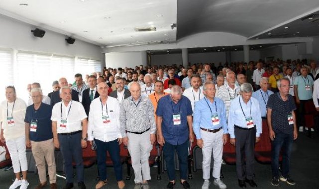 Karşıyaka'da gergin kongre