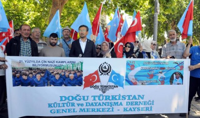 Kayseri'de Doğu Türkistanlılardan 'Urumçi' protestosu