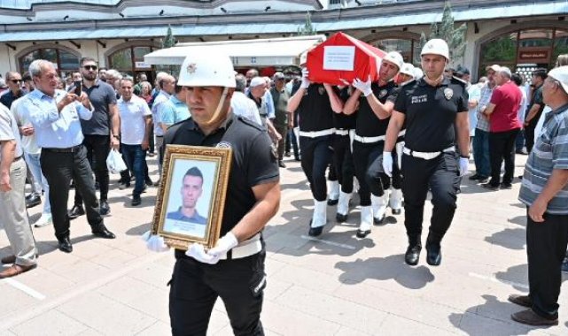 Kazada hayatını kaybeden polis memuru, son yolculuğuna uğurlandı