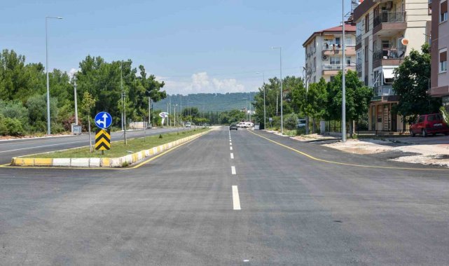 Kepez Varsak'a modern şehir caddesi