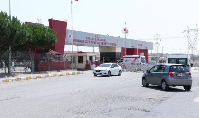 Kılıçdaroğlu, Can Atalay'ı ziyaret etmek için Silivri'ye geldi