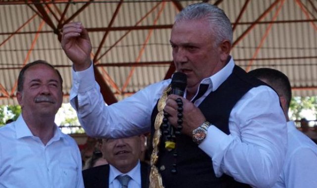 Kırkpınar'da 22 milyon 222 bin lira veren Seyfettin Selim 15'inci kez ağalığı aldı
