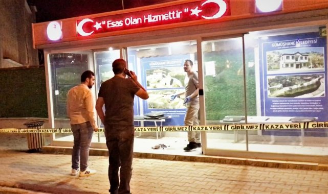 Kız yurdu önündeki durağa bırakılan şüpheli çanta polis ekiplerini harekete geçirdi