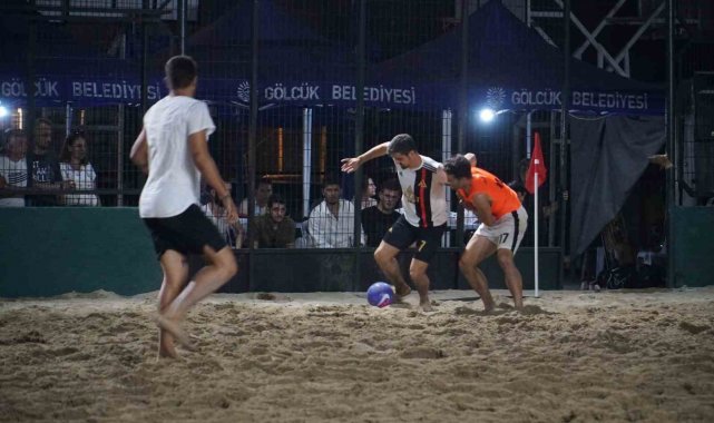 Kum Futbol Turnuvası çekişmeli geçti