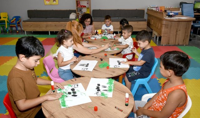 Kuşadalı Çocuklar Anne-Baba Çocuk Merkezi'nde sağlıklı beslenmeyi öğreniyor