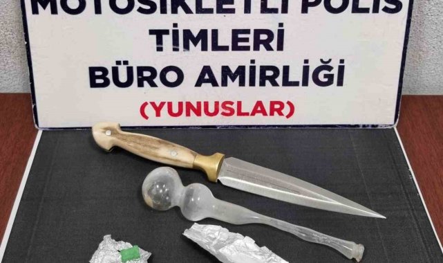 Kütahya'da Yunus Timlerince bir araçta uyuşturucu ele geçirildi