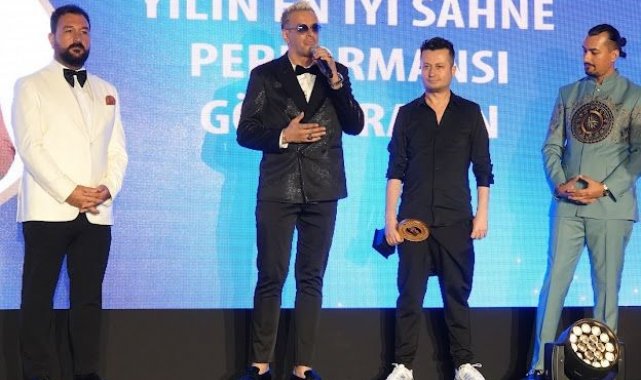 Kütahyalı sanatçı Gölge Rayan, 3 ödül birden kazandı