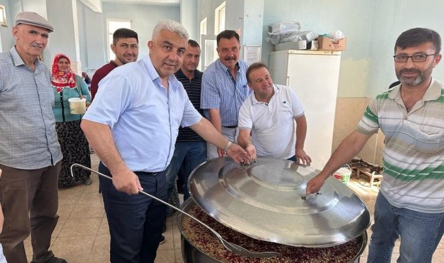 Kutluhallar köyünde geleneksel aşure etkinliği