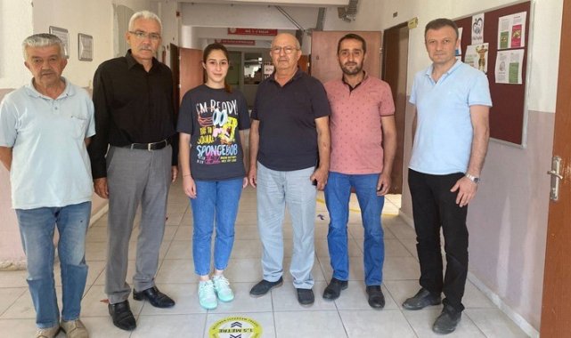 LGS birincisi Sıla'ya eğitim hayatı boyunca burs imkanı