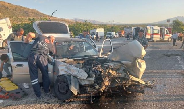 Malatya'da iki otomobil çarpıştı: 1 ölü, 6 yaralı