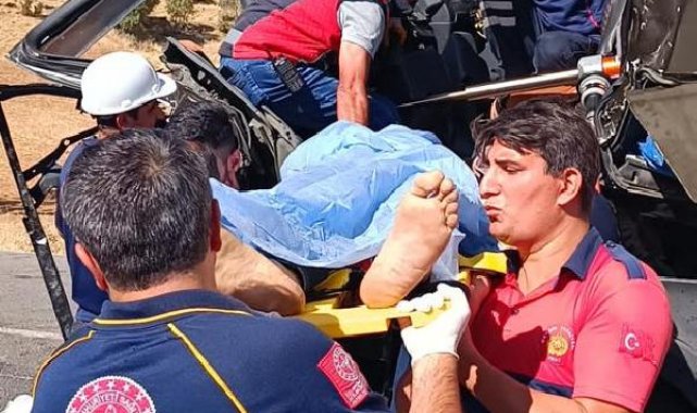 Mardin'de kamyon TIR'a arkadan çarptı: 1 ölü, 2 yaralı