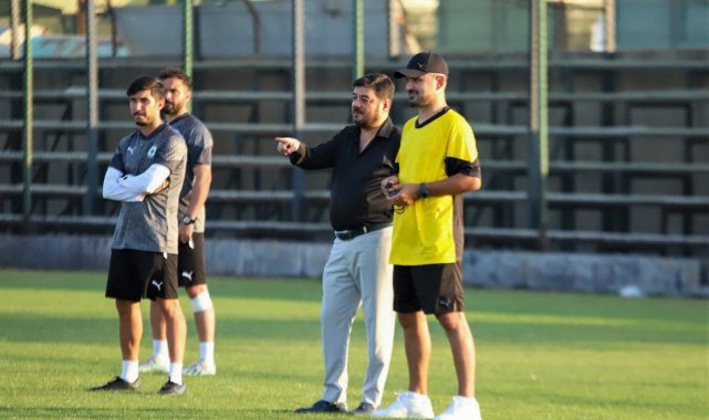 Menemen FK'da Başkan Tokul sahaya indi