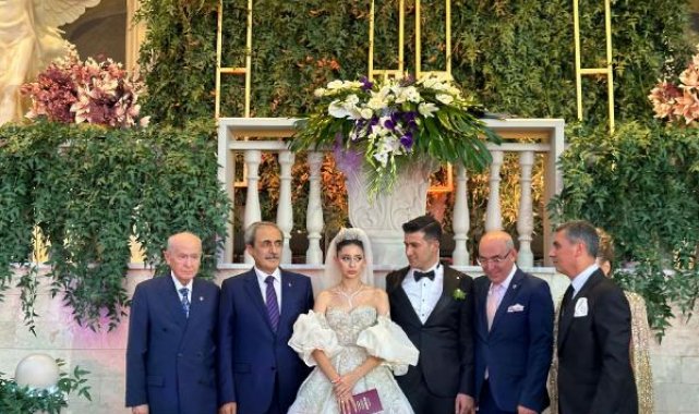 MHP Genel Başkanı Devlet Bahçeli, Ankara'da nikah şahidi oldu