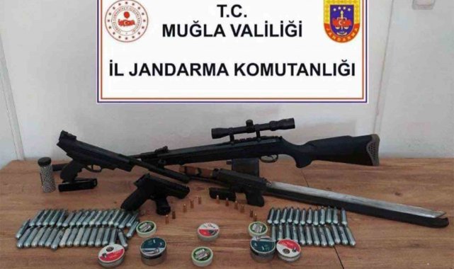 Milas'ta çok sayıda silah ele geçirildi